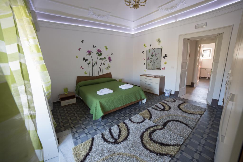 Casa Alcala Deluxe Hotel Catania Ruang foto