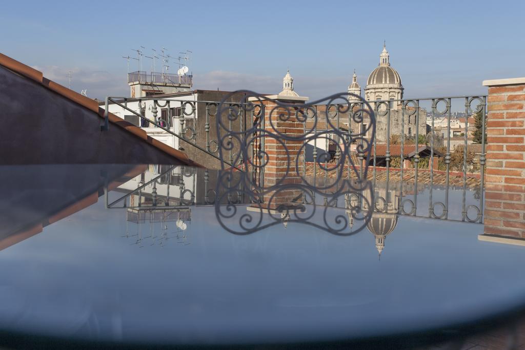 Casa Alcala Deluxe Hotel Catania Bagian luar foto