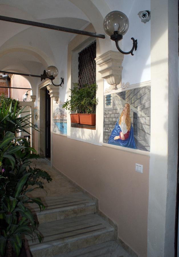 Casa Alcala Deluxe Hotel Catania Bagian luar foto