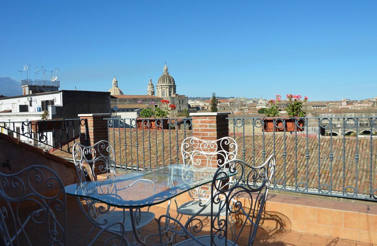 Casa Alcala Deluxe Hotel Catania Bagian luar foto